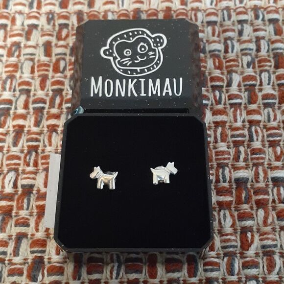 New Girls 925 Dog Sterling Silver Post Earrings Monkimau - Picture 1 of 2